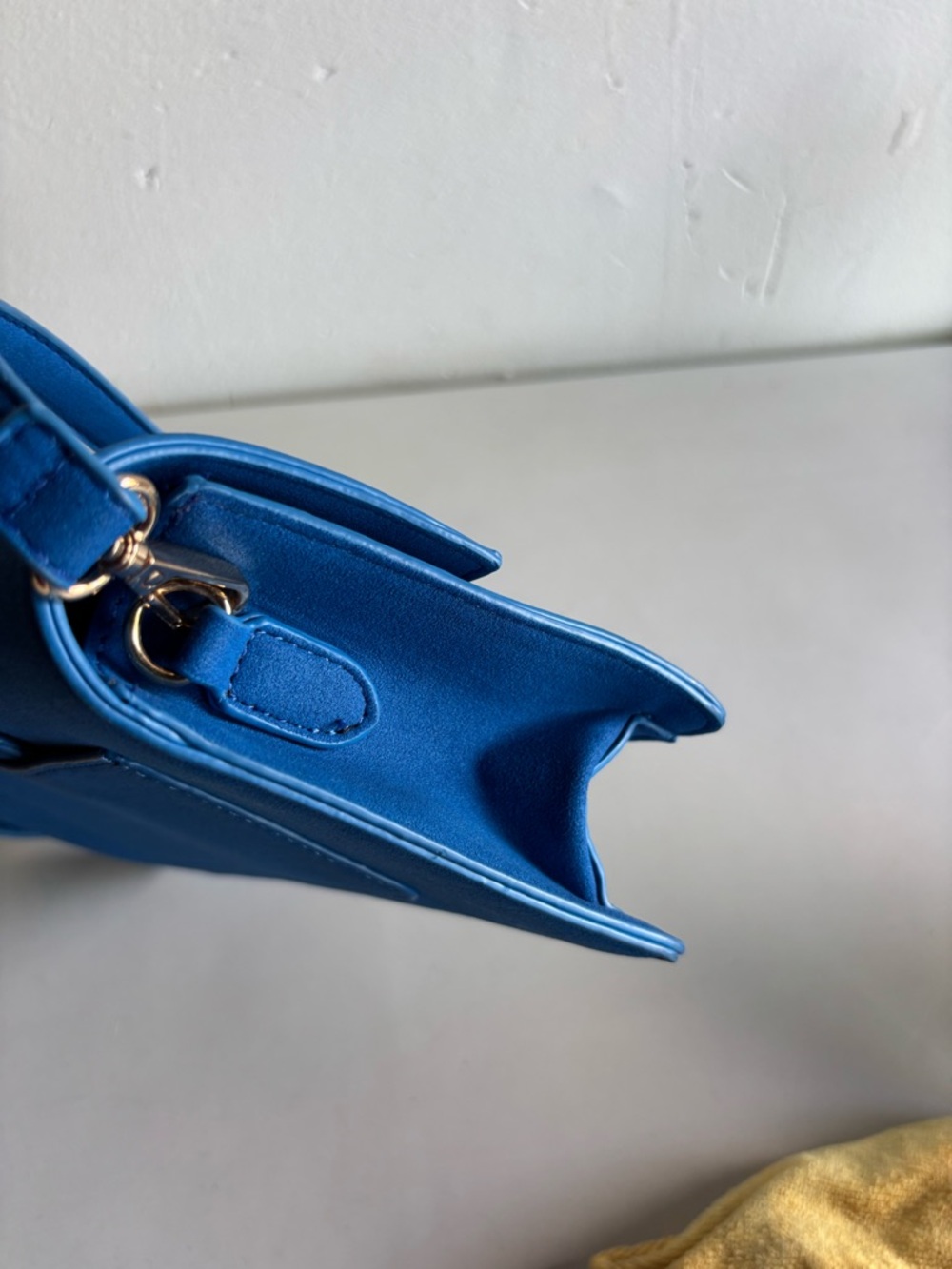 Moda Luxe Blue Suede Shoulder Bag — image 3 of 7
